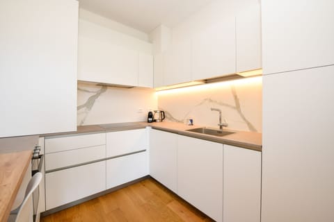 KITCHEN (2)