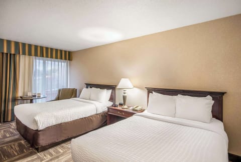 Suite, 1 King Bed with Sofa bed, Non Smoking | Desk, iron/ironing board, free cribs/infant beds, rollaway beds