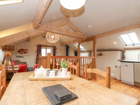 Dishwasher, cookware/dishes/utensils