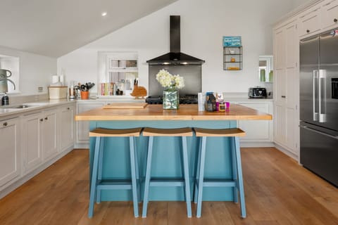 The kitchen diner at Channel View, Oxwich