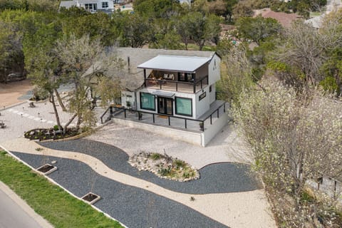 Leander Vacation Rental | 3BR | 3BA | 1,800 Sq Ft | Steps Required to Enter
