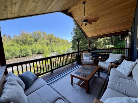 Step into a world filled with nature. The endless sky, the sound of the river, soak in the mountain ranges and evergreens... sip your morning coffee while you rock to the rhythm of the river from the spacious 2nd floor covered balcony.