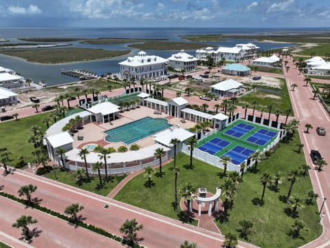 House, 3 Bedrooms | Aerial view
