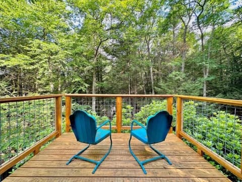 Private deck to main bedroom