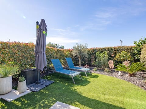 Water, Plant, Property, Sky, Azure, Swimming Pool, Tree, Shade, Leisure, Composite Material
