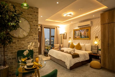 Stay in this lovely apartment! Just steps from Kangei Sky Bar & Restaurant .