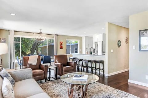Relax in the beautifully decorated living room.