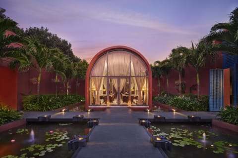 Couples treatment rooms, sauna, steam room, body treatments, body wraps