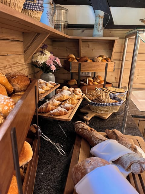 Daily buffet breakfast for a fee