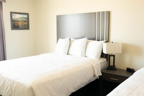 Standard Room | Premium bedding, Select Comfort beds, desk, laptop workspace
