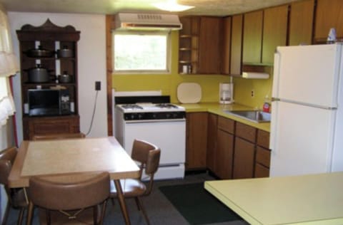Kitchen / Dining