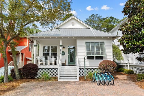 Welcome to life on the Sunnyside!! You'll feel relaxed as soon as you drive up.