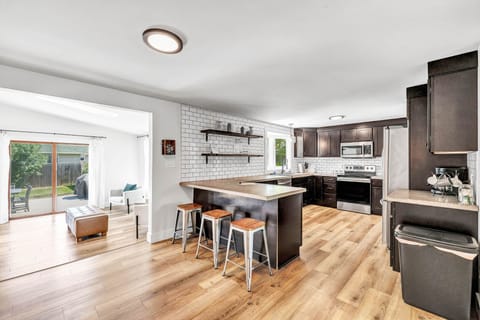 Open Concept - Easy access to all common areas.