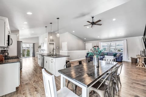Kitchen Table with plenty of seating for your whole group.