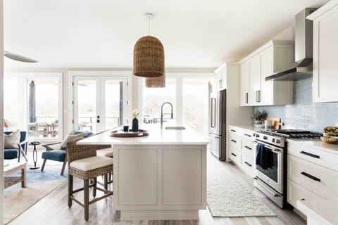 Surrounded by lake views while you cook up your feast!