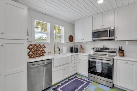 Get ready to whip up some magic! Our kitchen is fully stocked and ready for your culinary adventures. From gourmet meals to midnight snacks, everything you need is right at your fingertips. Let the cooking (and the fun) begin! 🍽️✨ #KitchenMagic #CookingAdventures #TybeeIsland #LuxuryVacation #BeachRetreat #WesterlyGuild #Anchoredon8