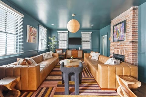 Welcome to your beautiful downtown Charleston rental! 