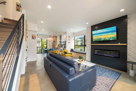 Comfortable living room with sleeper sofa, fireplace and Ultra H