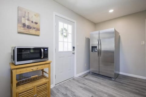 entry door through kitchen