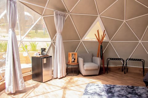 Deluxe Cabin, 1 King Bed (Domo XL) | Premium bedding, down comforters, individually decorated