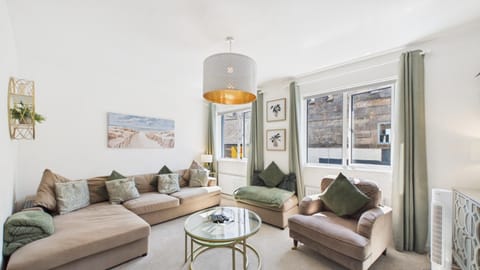 Luxurious Apartment Charlton Mews - 2 Bed - Tenby (29269)