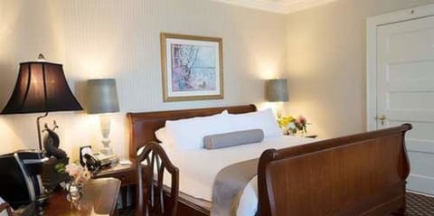 Standard Room | Premium bedding, iron/ironing board, free WiFi, bed sheets