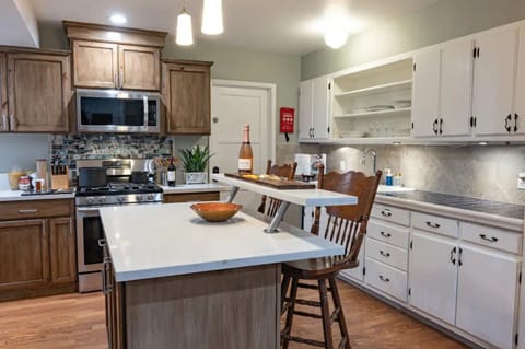 Full Culinary Kitchen to enjoy!