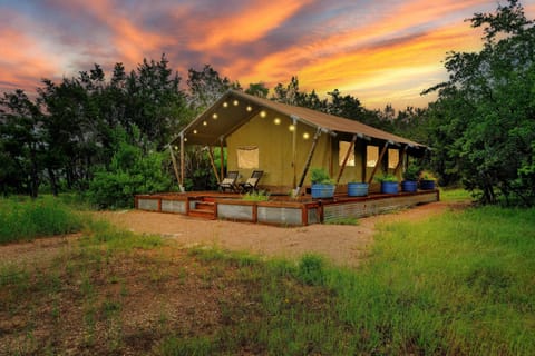 Safari Tent, nestled on 20 acres!