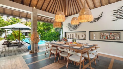 Villa | Dining room