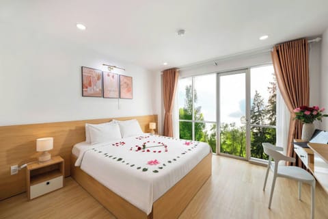 Superior Double Room | Minibar, desk, free WiFi, bed sheets