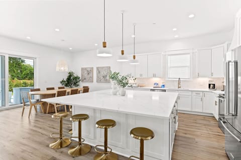 Extensive kitchen island with plenty of seating.