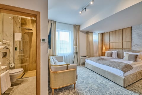 Luxury Double Room | In-room safe, desk, laptop workspace, blackout drapes