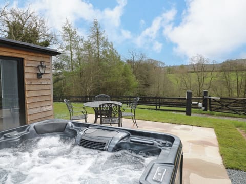 Cottage | Outdoor dining