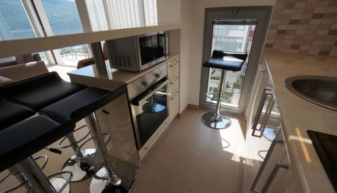 Fully equipped kitchen with Oven, Microwave, Hot Plate , Big Fridge ...