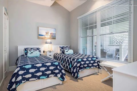 Twin bedroom in main home, 1st floor