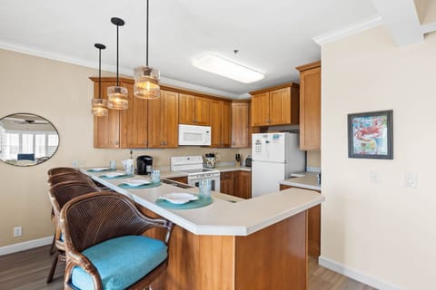 Breakfast Bar Seating for 4