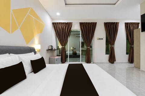 Villa, Garden Area | Minibar, desk, iron/ironing board (on request), WiFi (free)
