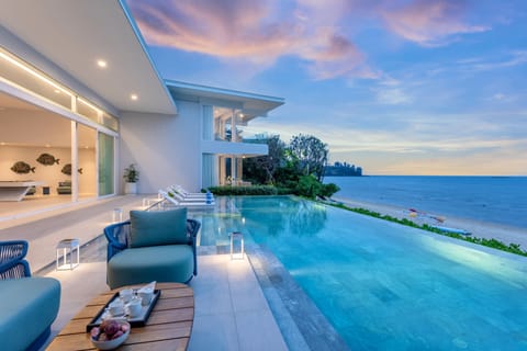 Infinity pool