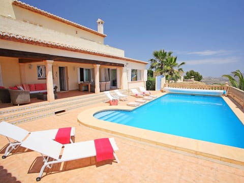 Sky, Property, Water, Building, Swimming Pool, Shade, Plant, House, Tree, Wood