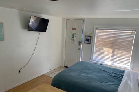 Welcome to the Sea Haven Motel Unit 4. We hope we get to host you at this Rockaway Beach rental. Please reach out with any questions.