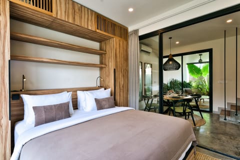 Deluxe Villa | 2 bedrooms, in-room safe, desk, laptop workspace