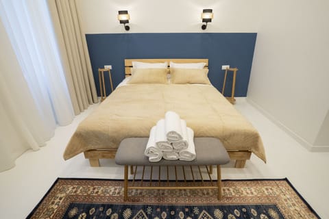 Deluxe Double Room, 1 King Bed | In-room safe, iron/ironing board, free WiFi, bed sheets