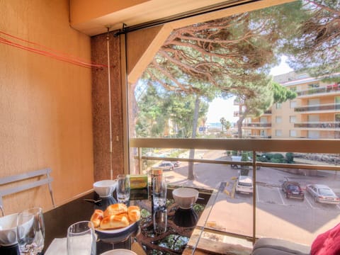 Table, Tableware, Property, Window, Plant, Building, Chair, Plate, Interior Design, Shade