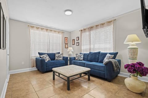 Spacious living room with plenty of seating