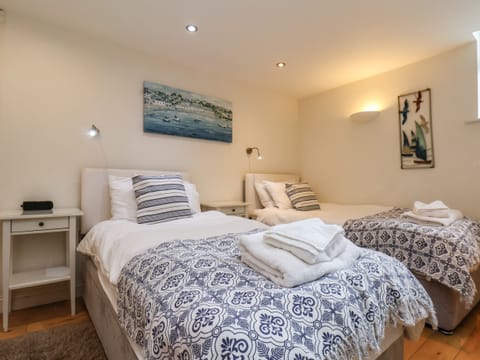 2 bedrooms, individually decorated, individually furnished, free WiFi