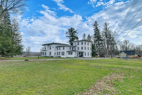 Apartment (3 Bedrooms) | Front of property