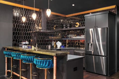 Ultra fab kitchen/bar