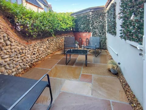 Outdoor area | Beaconsfield House, Mundesley