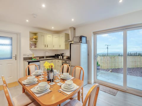 Open plan living space | Hedd Wen, Nebo nr Caernarfon