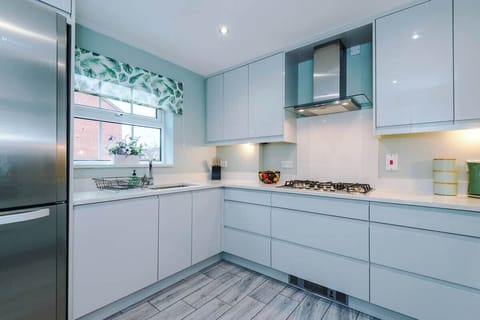 The fully equipped kitchen has everything you need for a long or short stay in Northwich.